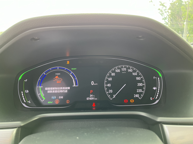 垃圾本田要挂了昨天还好好的，一大早就来这个报警，是不是要换车了。垃圾本田！转