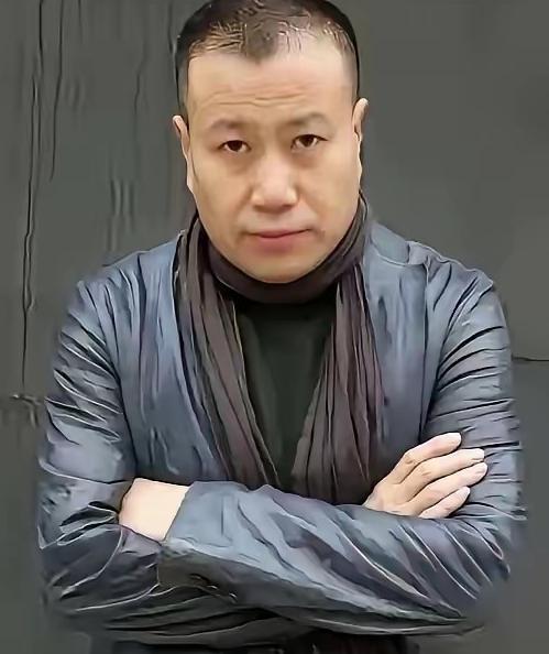 央美又一位教授的作品引发争议了，网传这是中央美院中国画学院教授刘庆和的这幅水墨作