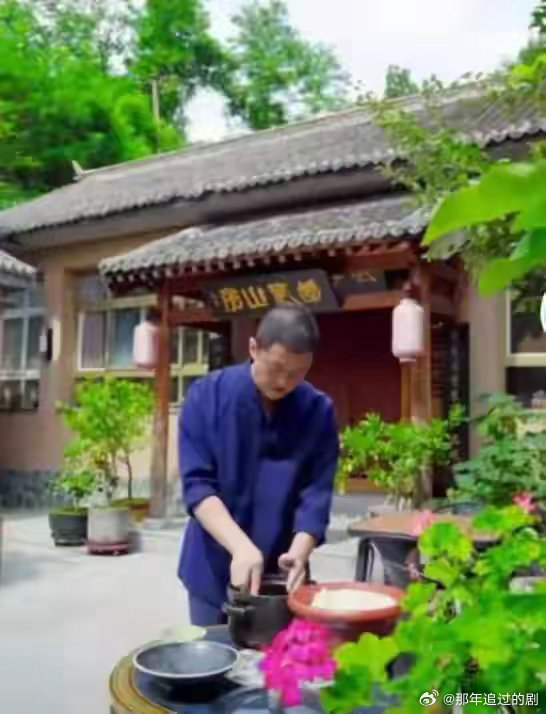 李亚鹏昆明民宿开业李亚鹏的民宿，在昆明开业了。你没看错，就是那个演过令狐冲、追过
