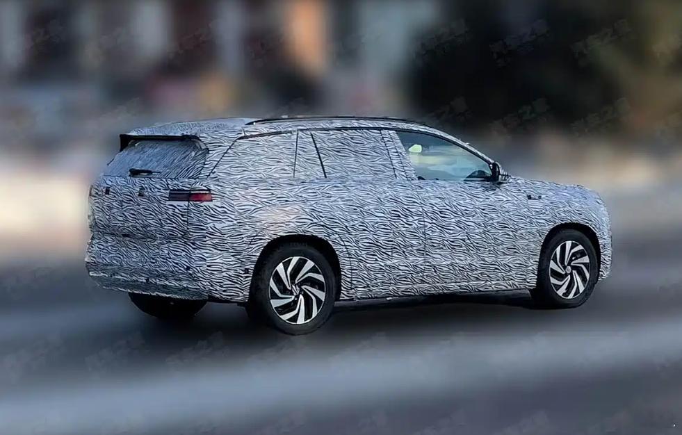 上汽大众全新的纯电SUV谍照曝光，目前看这台车会延续自家旗舰ID.ERA9X的