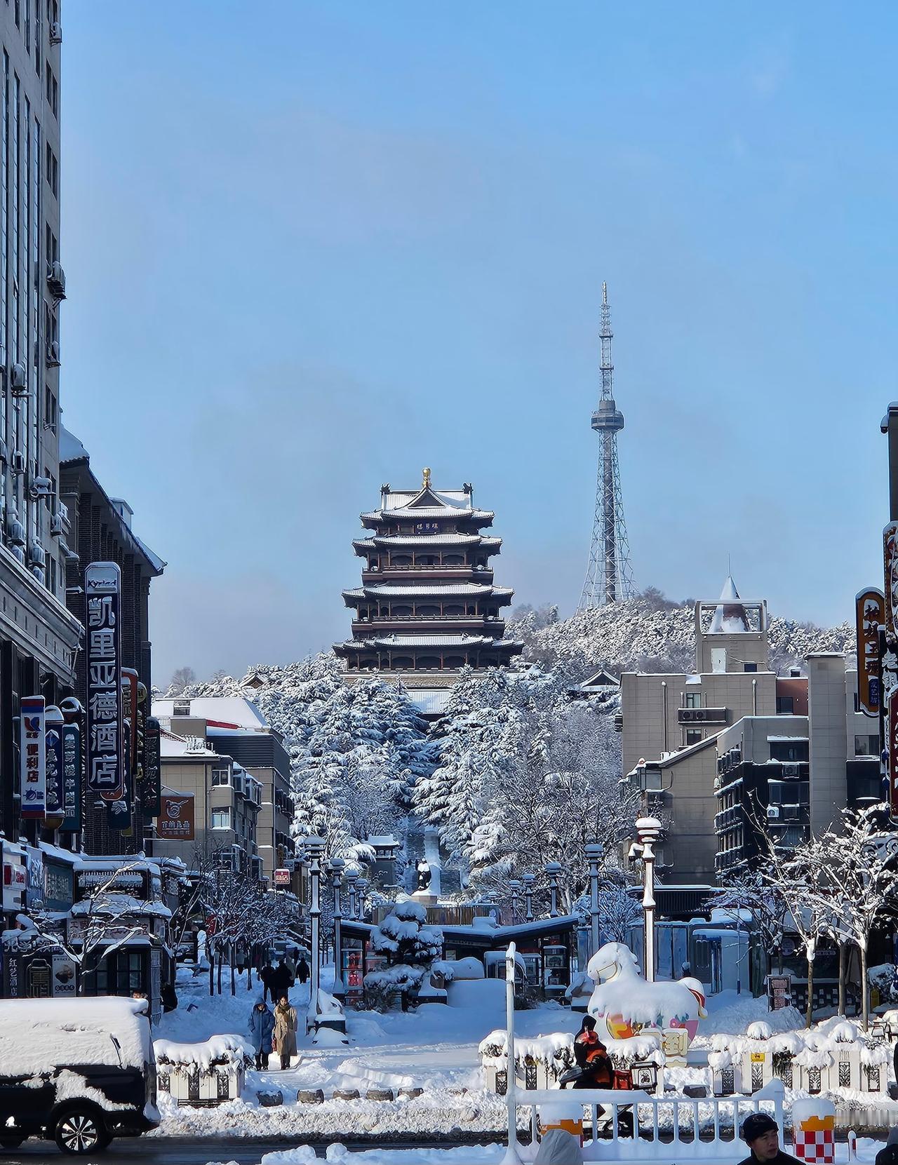 下完暴雪后的威海真的美疯了！前两天的暴雪让这个平时被严重低估的沿海小城瞬间