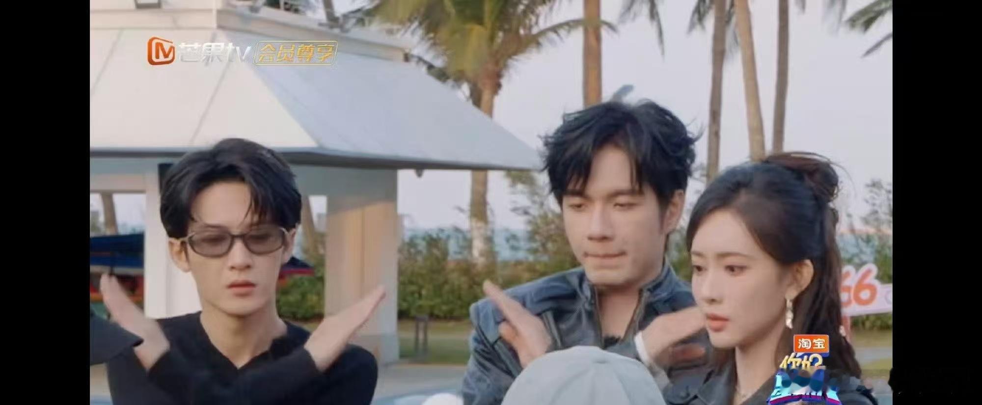 孟子义小学生式学舞你好星期六你好星期六名场面+1！孟子义小学生式学舞，努力又笨拙