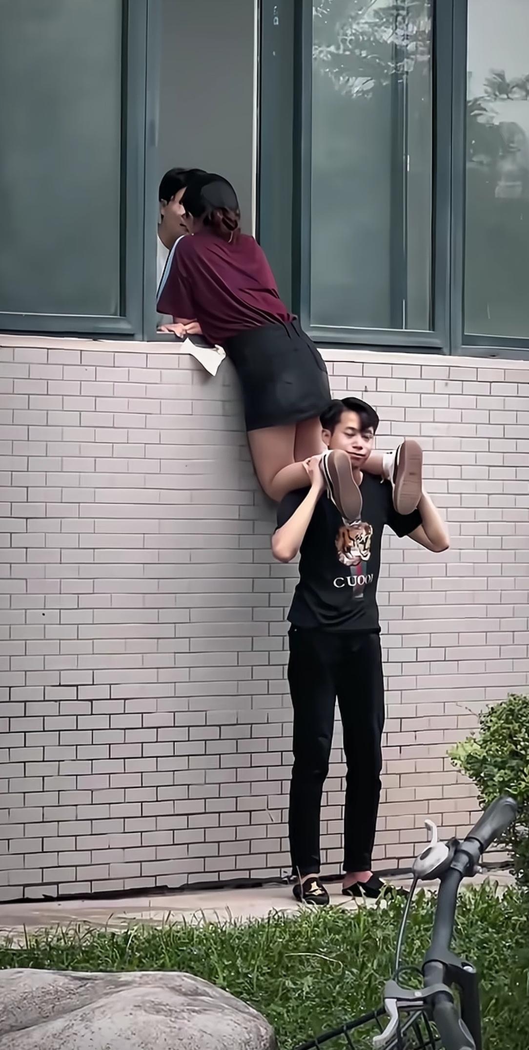 这难道就是舔狗的最高境界吗？完美舔狗爱情的苦搞笑图片男人不容易,女人容易