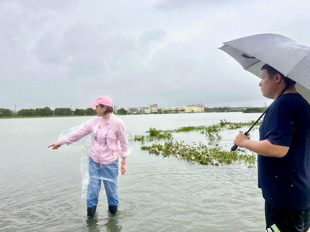 暴雨狂炸高雄，民进党忧重演2018变天台湾九合一地方11月28日投票，高雄选情