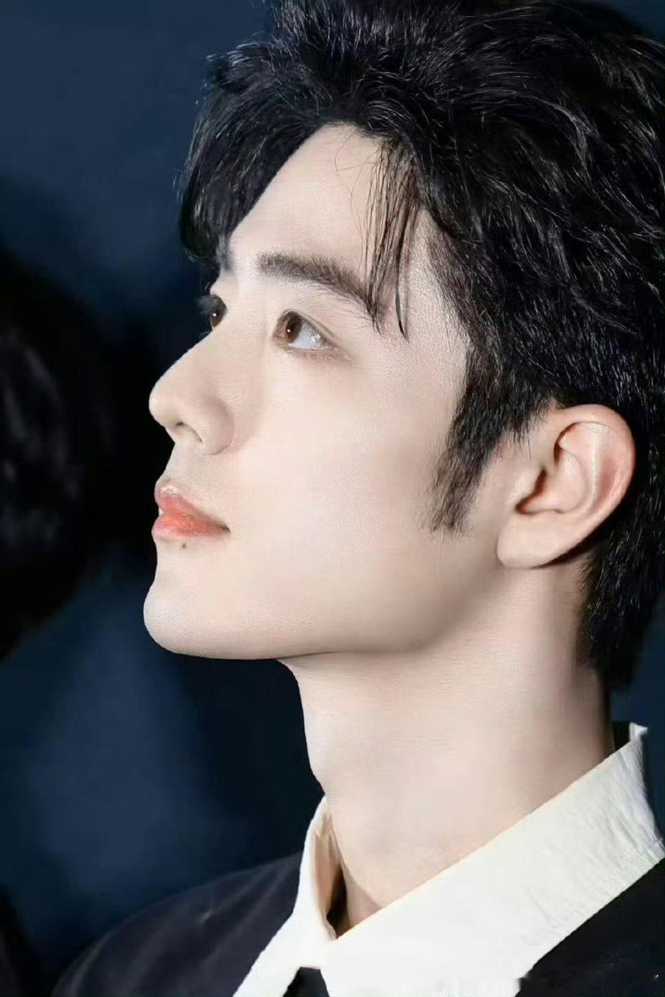 我的天，肖战微博之夜战队热力值破4亿一骑绝尘，以7000万+差距断层拿下第一1️