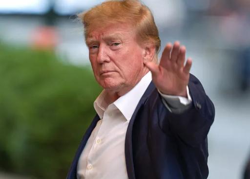 特朗普曾再次通告全球：台湾问题是中国自己的问题，美国尊重中国的任何一个举动，中国