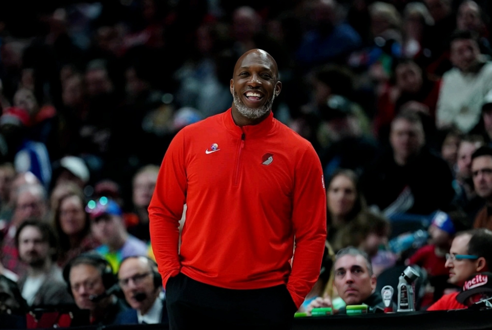NBA官方已经勒令比卢普斯立即从开拓者离职。开拓者主教练比卢普斯因涉嫌非法赌博被