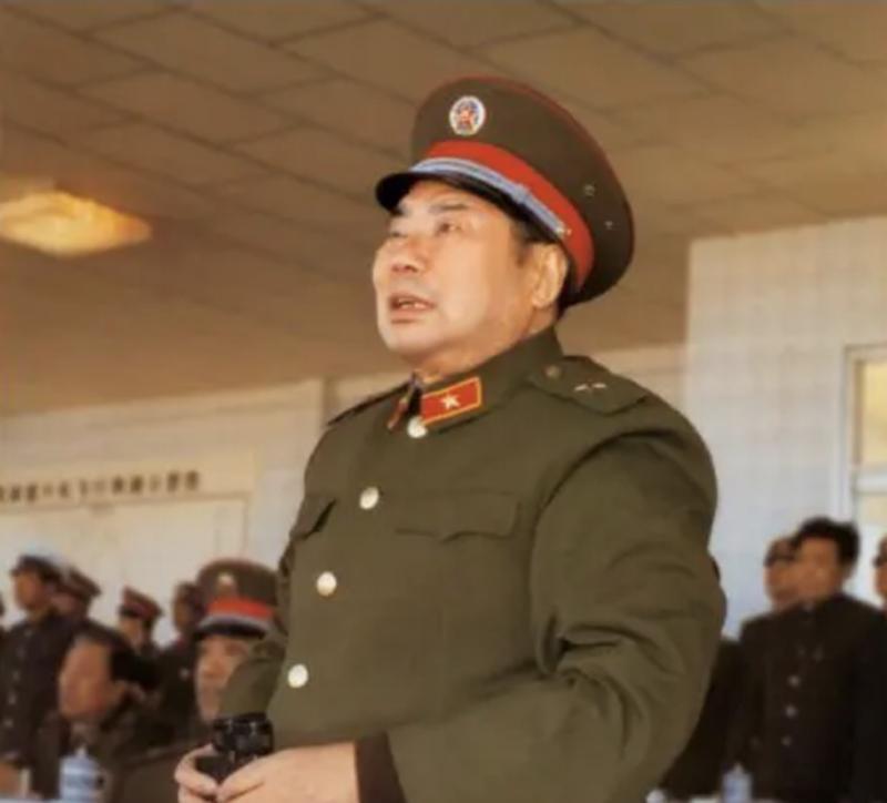 对越自卫还击战中，时任昆明军区司令员的杨得志上将在西线指挥11军、13军、14军