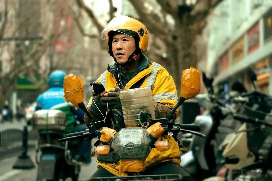 送外卖的真实收入：累到崩溃，钱却少得可怜😭谁懂啊！凌晨1点刚回到出租屋，