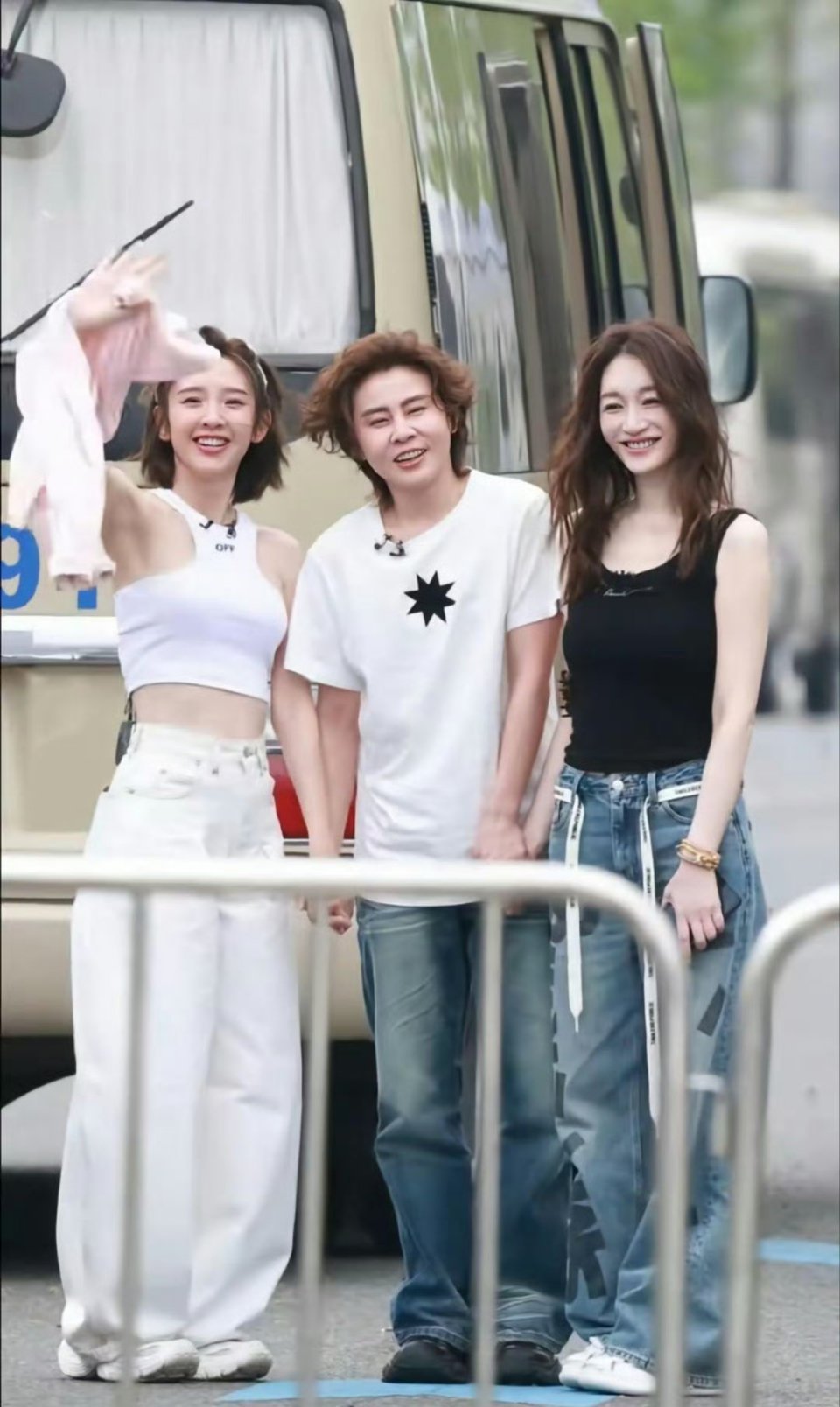 李小冉真的好会，这是把鞋带当皮带用吗？