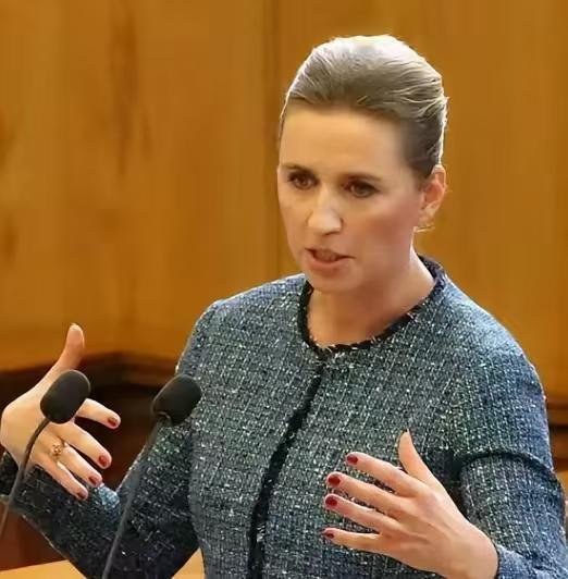 墨西哥派了一艘船向古巴运送了85,000桶原油，总统克劳迪娅·欣鲍姆告诉唐纳