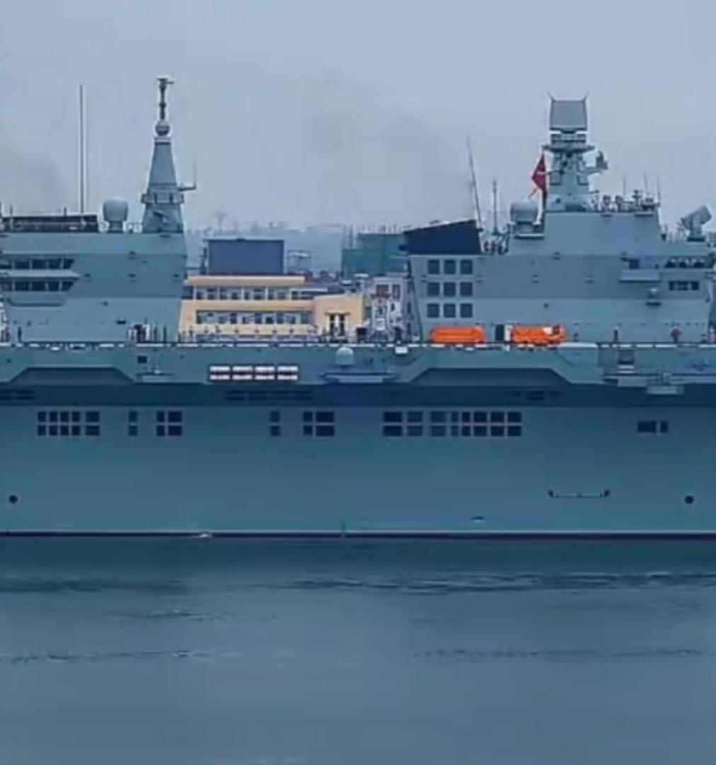 弹射型两栖攻击舰四川舰似乎正在对其电磁弹射器进行配重车弹射测试。在四川号的飞行甲