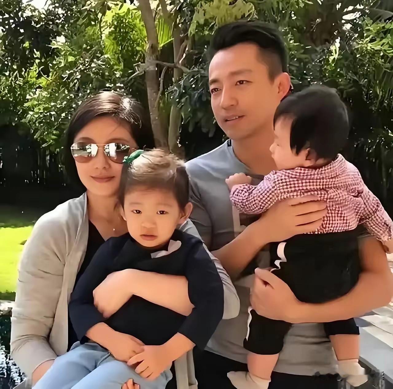 事实证明大S的一双子女终究是没能如她的愿两小只还是活在了闪光灯下汪公子