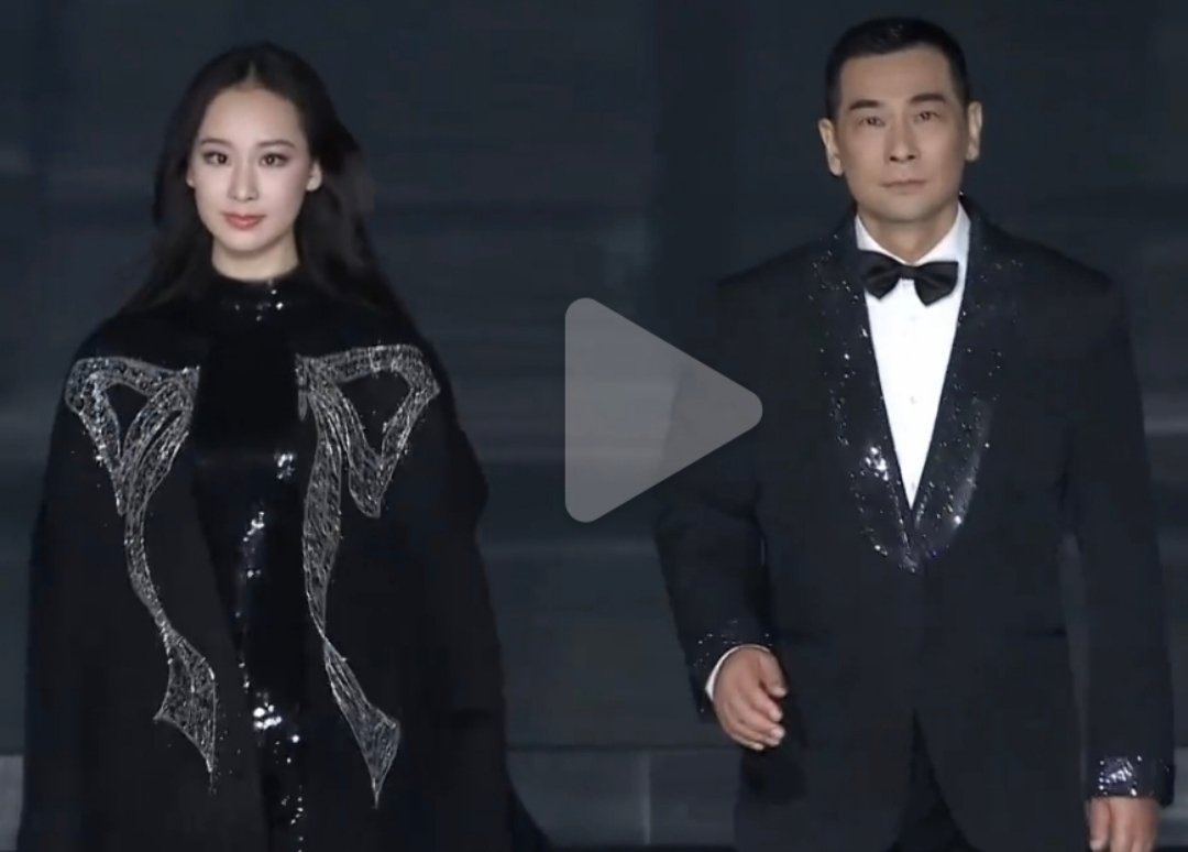赵文卓女儿远看以为黄圣依有点斗鸡眼啊​​​