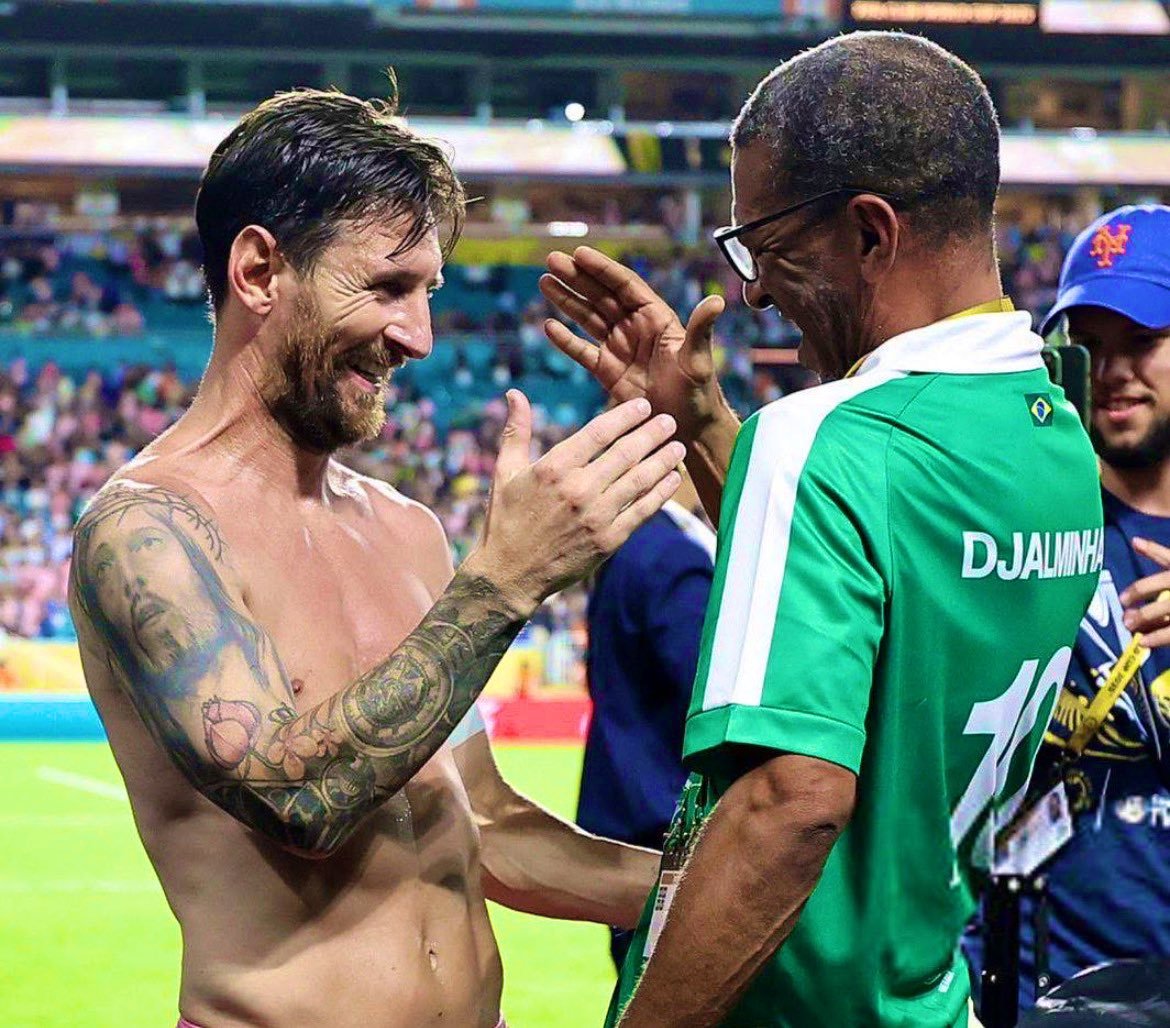 卡福：大家都在谈论罗纳尔迪尼奥、齐达内、里瓦尔多。但每当我见到德贾明哈，我都会说