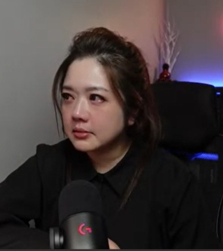 台湾知名电视台主持人翟翾1日离职，她在自己的直播中坦言，“我并不是觉得自己的