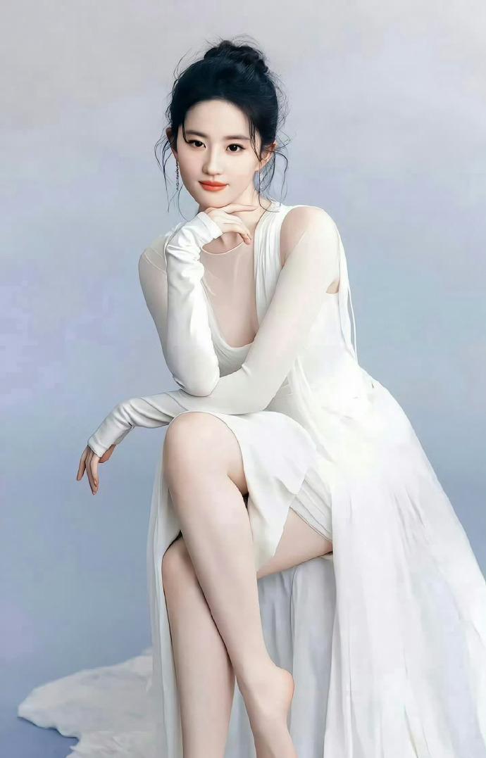 “神仙姐姐”刘亦菲的美脚丫刘烨你是不是都看傻啦？[捂脸哭]