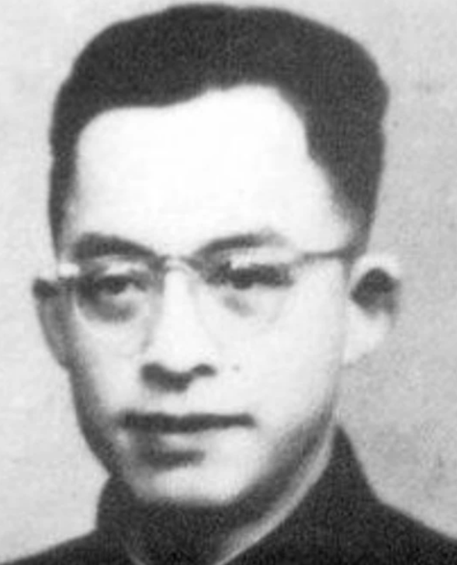 1949年，国民党45军312师的一支军队逃亡到杭州时，碰到了解放军，师长李长亨