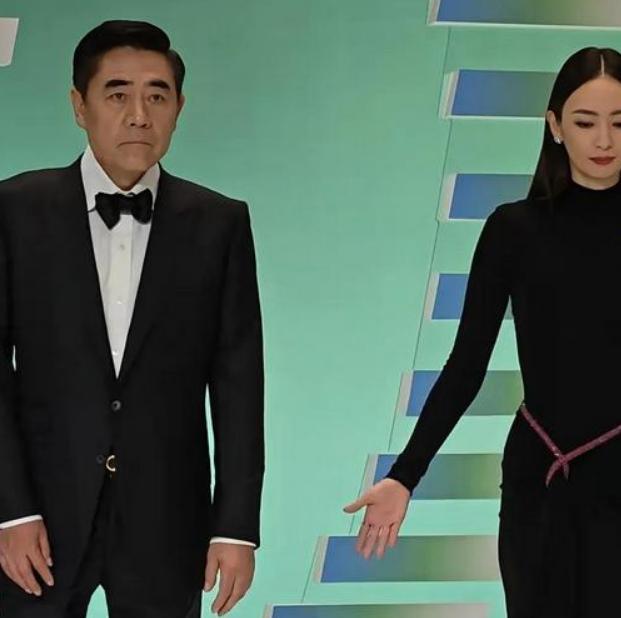 这真是让童谣难忘的一次白玉兰。本来受邀当评委是一件很开心的事，谁能想到发生了