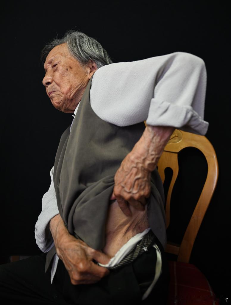 夏淑琴是南京大屠杀的幸存者，至今健在。1937年12月13日南京沦陷当天，8岁的