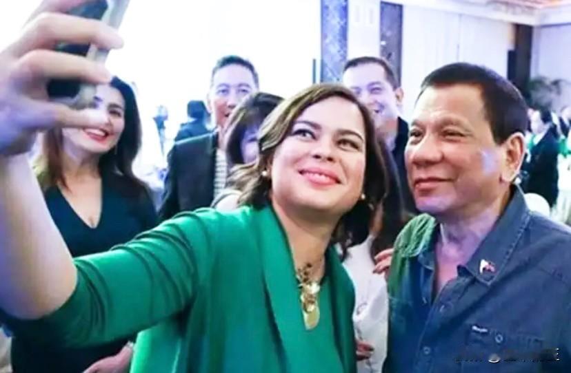 菲律宾众议员安东尼奥·蒂尼奥等人表示，副总统莎拉.杜特尔特近日声称针对她的新一轮