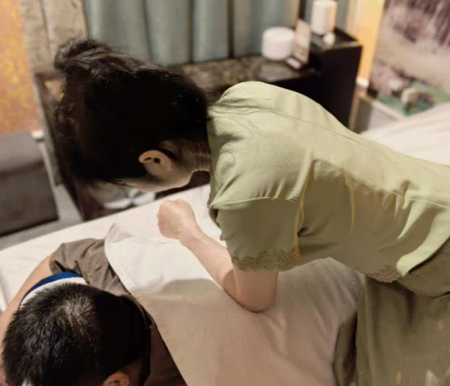 2月8日，湖北一男子酒后去按摩，在酒精的作用下，他的意识逐渐模糊，行为也变得不受