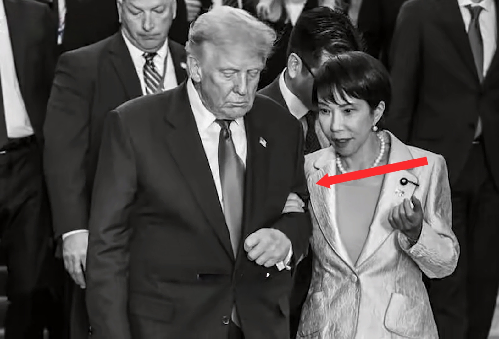 日本这个国家，一旦狂妄起来，啥丧尽天良的事情，他们都做得出来。不管是南京大屠杀