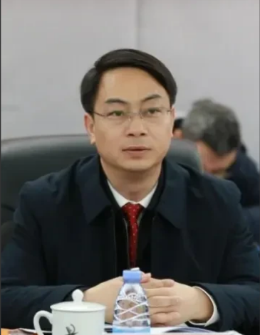 没有悬念！湖南株洲醴陵市，“消失”一段时间的刘新华，果然“果然”了！48岁的年纪