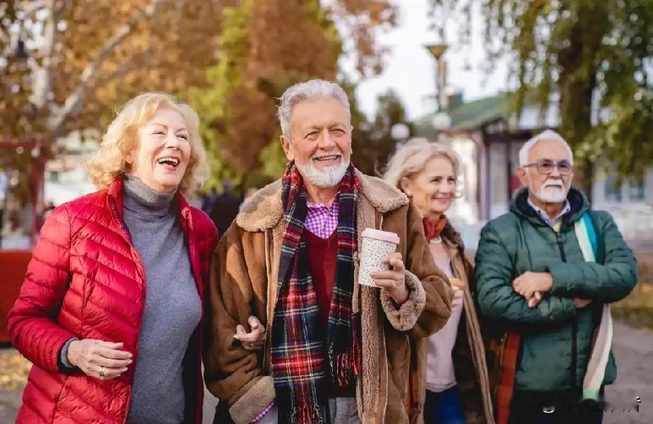 最近很多人谈医保，以为企事业单位退休人员为什么能到那个位置？大部分不是自己努力学