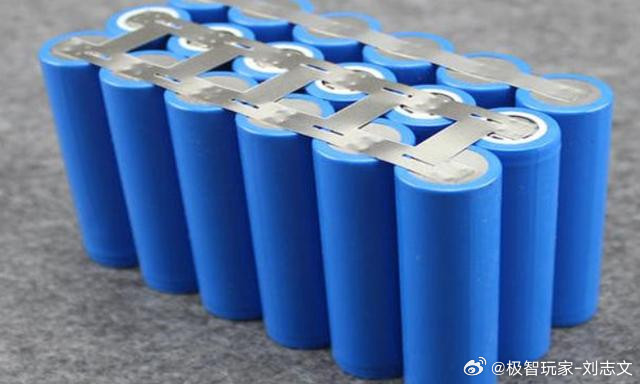 5月车市最魔幻的一幕：油车跳水，电车涨价。奥迪A6L裸车跌到26万，宝马5系跌破