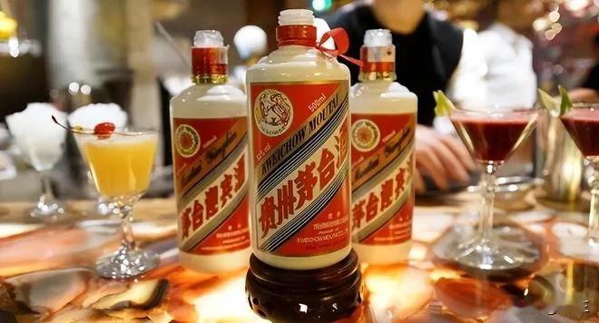 爱喝酒的老爷爷说：以后的茅台酒，会越来越少人喝，现在的年轻人很多都不喝白酒，更别