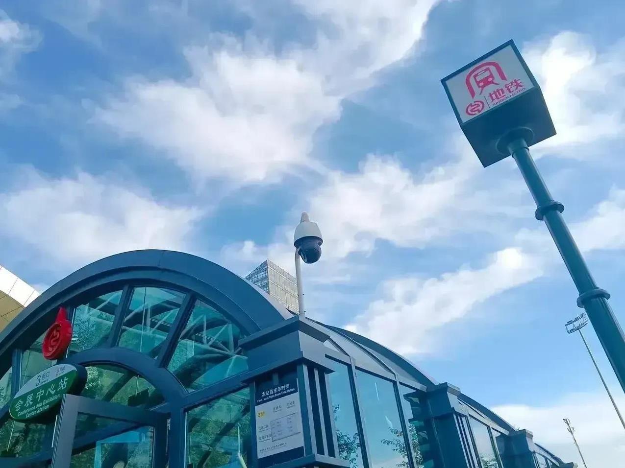 刚听说山东60岁以上坐公交地铁就不要钱了。我二姑姐前几天去了青岛，昨天给我们发