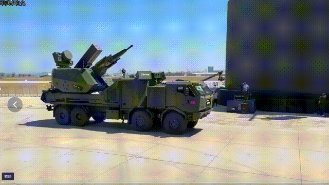 土耳其改进型弹炮合一“连枷”防空系统，参加2026沙特世界防务展。可有效拦截包括