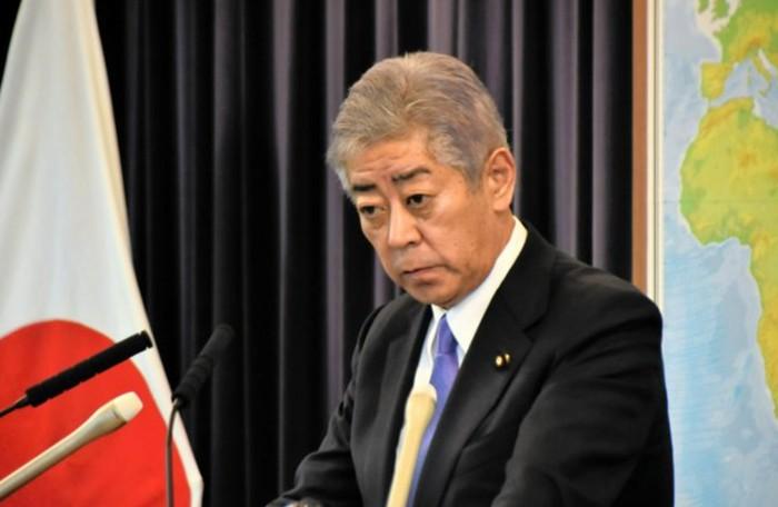 高市不肯低头？日本前外相给中国出了个办法。10月7日，日本《时事通信》披露，