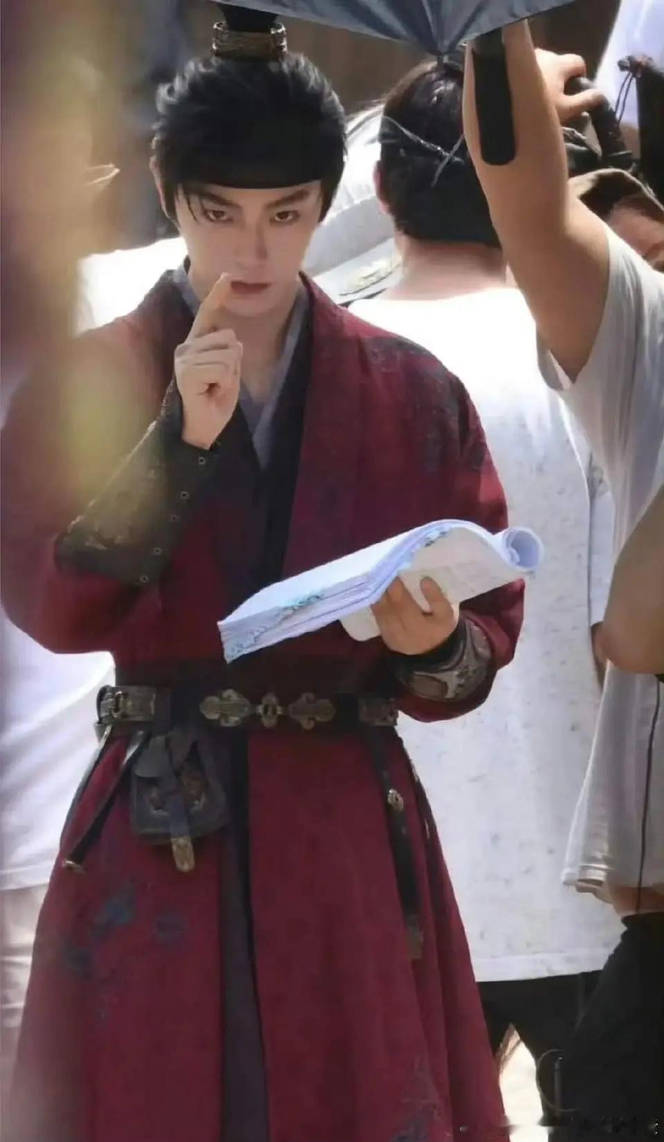 丁禹兮又又又化身文化使者丁禹兮张碧晨这个事儿就该给丁禹兮和周深这种翻唱
