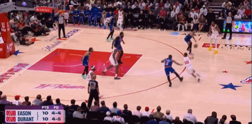 实话实说，谢泼德这个勾手高抛难度挺大的，一般球员根本做不到！不懂球的人觉得这只