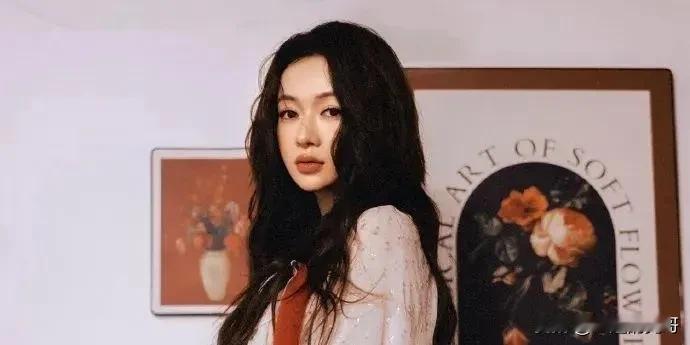 哇塞！娱乐圈又有大动静啦！编剧于正爆料，凭借《延禧攻略》大火的吴谨言本月要正式复