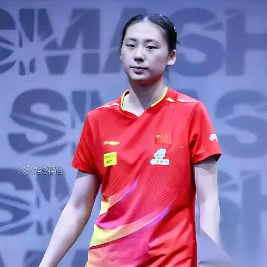 凌晨爬起来看法国赛的人，估计都揉了揉眼睛——女单四强居然是朱芊曦、申裕斌、温