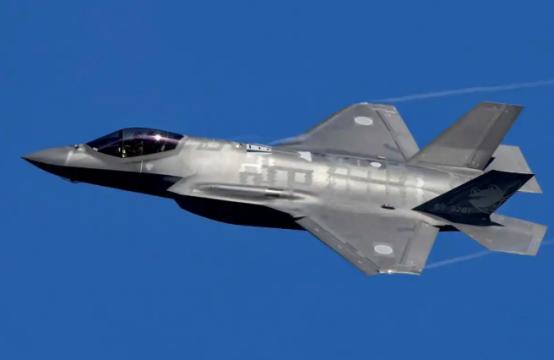 美军一直搞不明白，为啥自己的主力战机F-35刚从日本基地起飞，飞行不到200公里