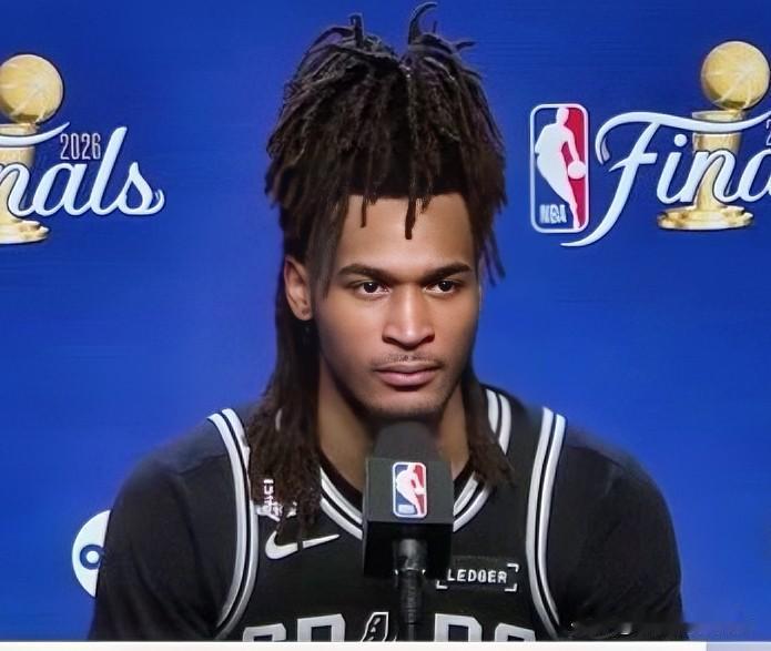 彻底哑火！马刺天才新星栽大跟头！全场失误犯规不断，-11最低正负值！NBA总