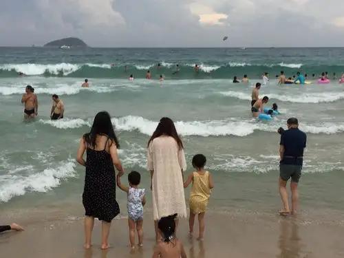 从孩子如何度过暑假，就可以简单判断出每个家庭所处的阶层。一、假期开始，作业先