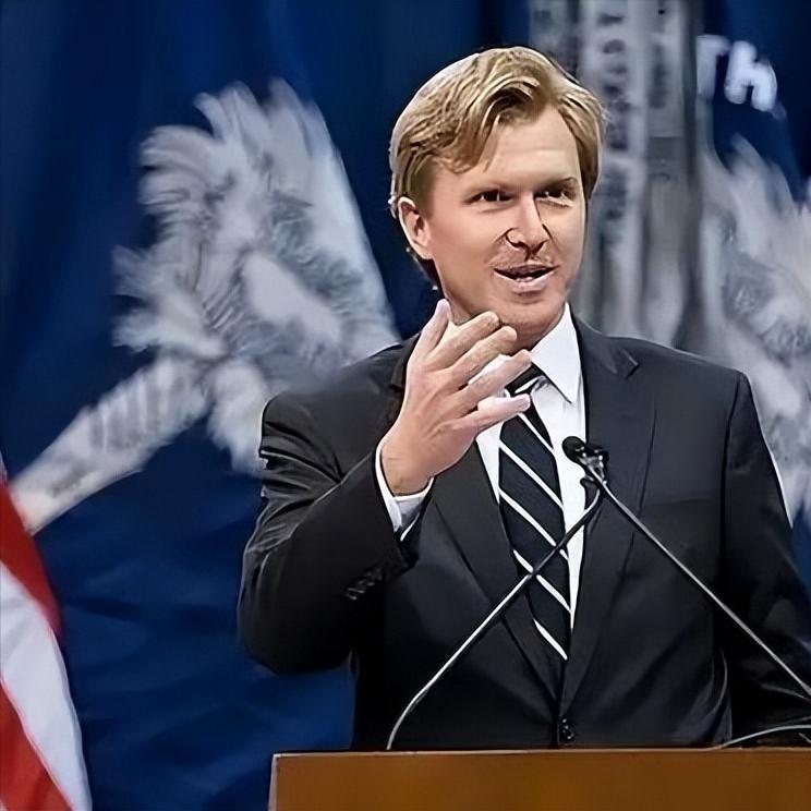 美国还是有头脑清醒的人的，美鹰派专家科尔比告诫美国人：别上俄、印、欧的当了，如果