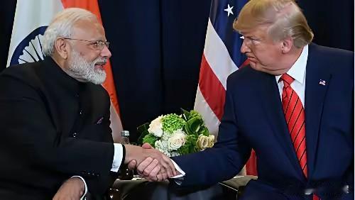 终于亮出底牌了，不装了！印度刚刚传来大消息莫迪与特朗普经过数月谈判，美印终于达