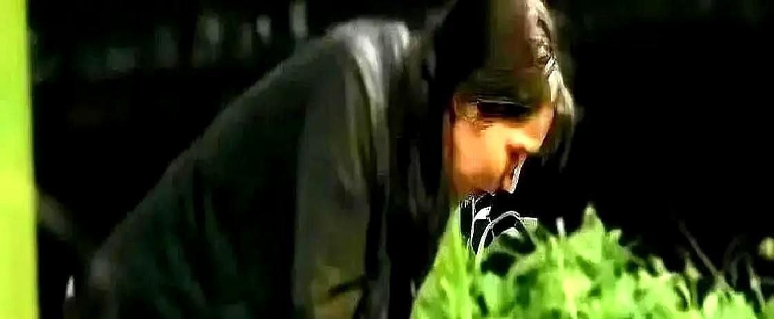 横店一声令下，男演员拍亲密戏再也不用保鲜膜了，没这玩意儿不准开机。以前那叫