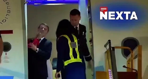 马克龙访越夫人不高兴我真替马克龙捏把汗！老婆当着全世界的