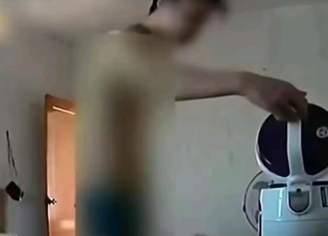 浙江一位独居的张女士发现家里最近老丢东西，今天少几个鸡蛋，明天丢俩土豆，连收在抽