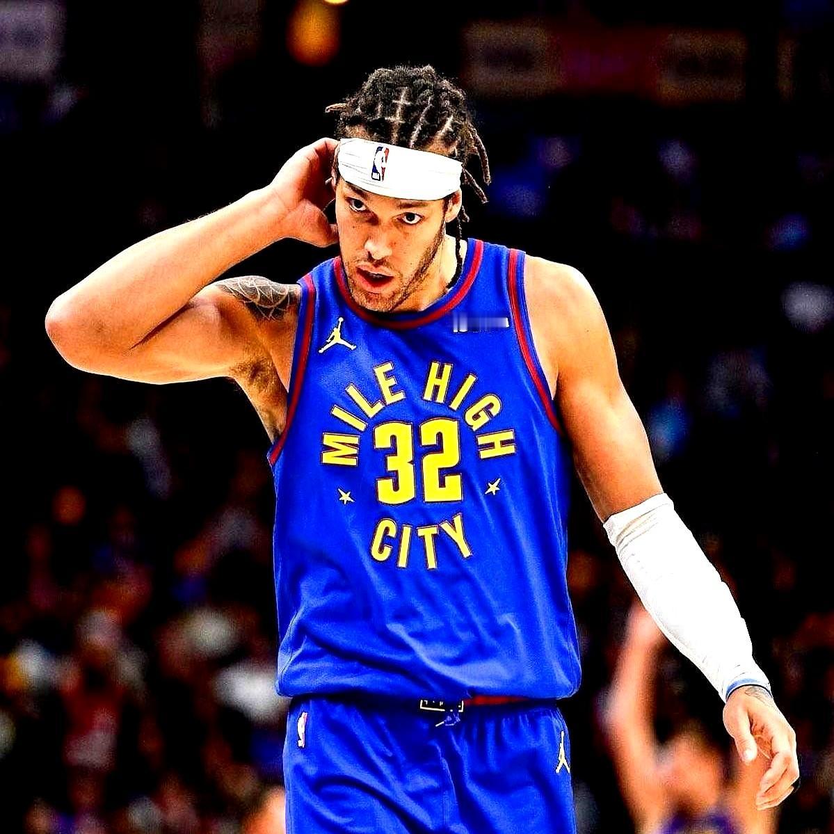 我跟你说，掘金这楼，快被管理层自己给拆干净了。去年戈登明明带着伤，管理层