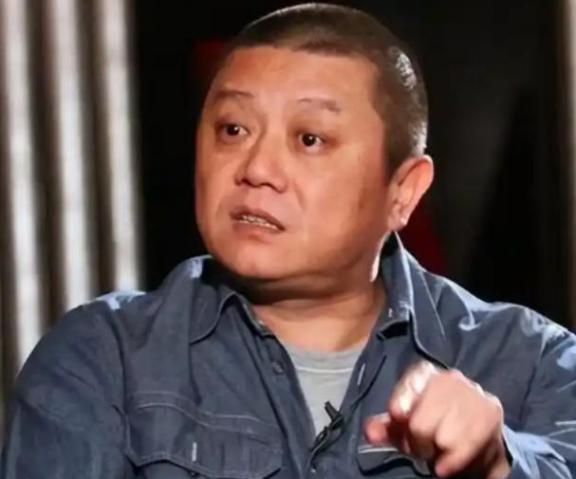 突然发现统一台湾省的建议，王朔的思路太妙了！他曾说，统一台湾不需要打仗，