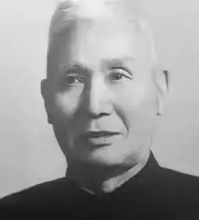 西安事变时，他拍着桌子喊"杀了蒋介石"。蒋介石被放走后，他气得拉着队伍钻进秦岭。