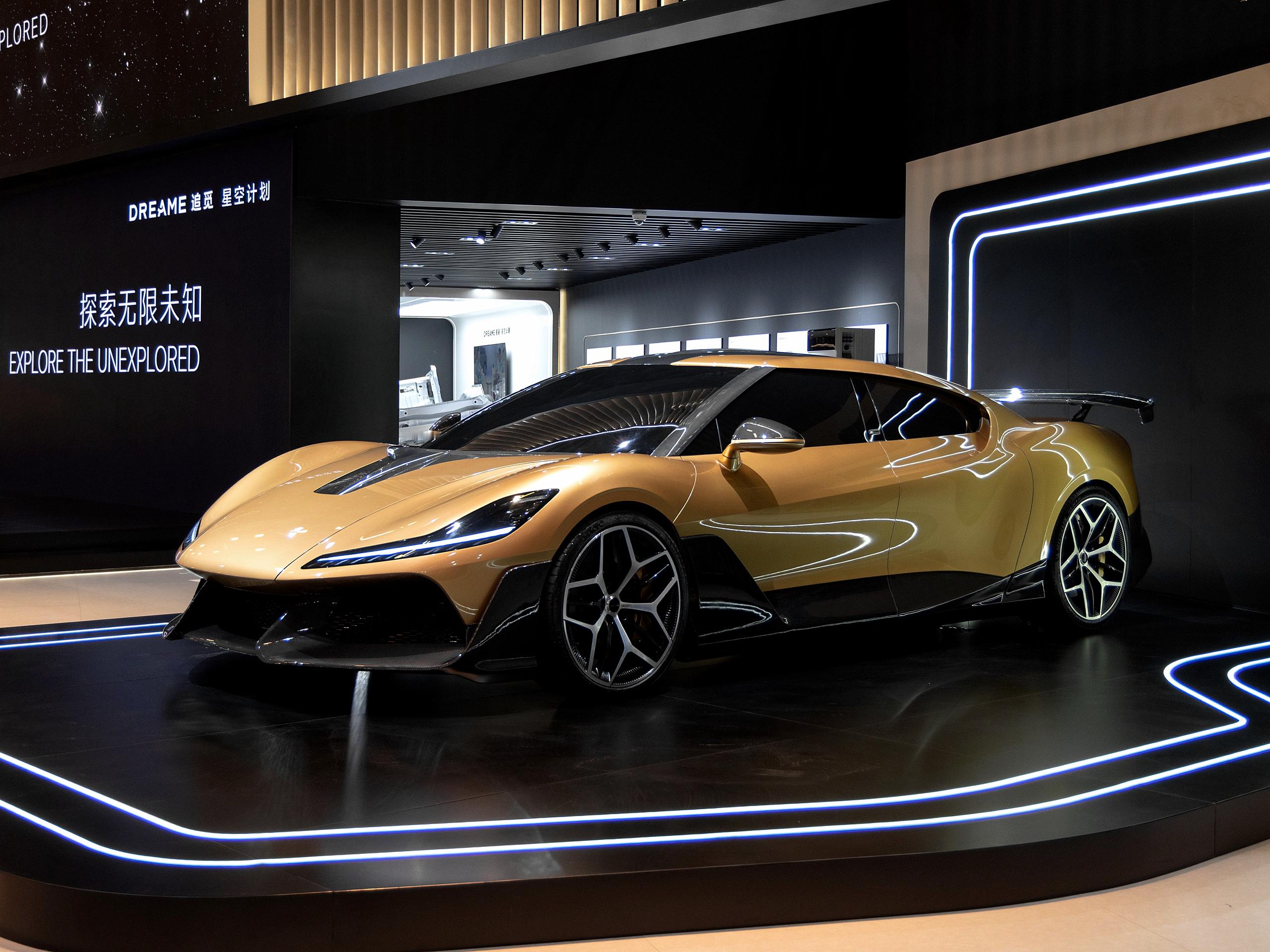 追觅汽车价格定价预计在60万至70万左右，对标小米SU7Ultra，现有展车